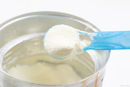 25天的婴儿吃多少毫升奶粉？新手妈妈看这篇！